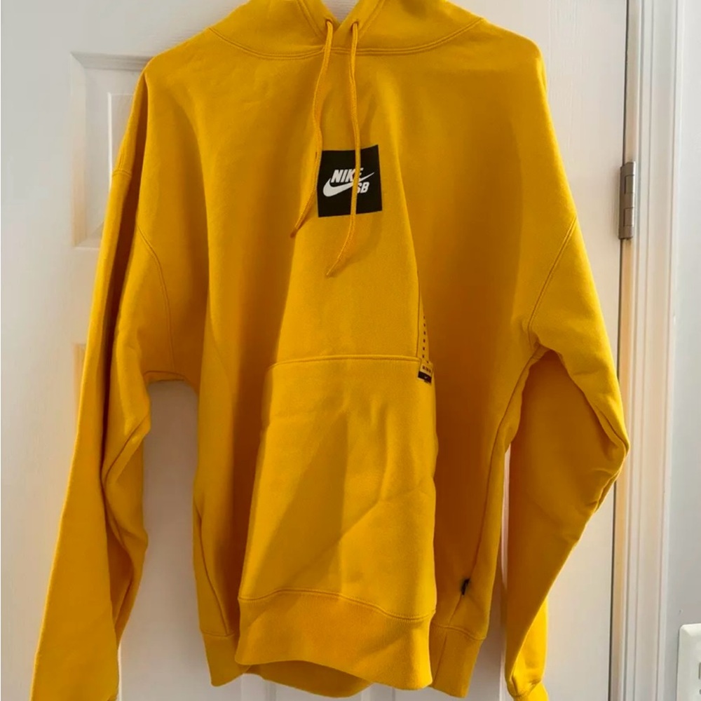 Nike SB Fleece Skate Hoodie University Gold, Size M
